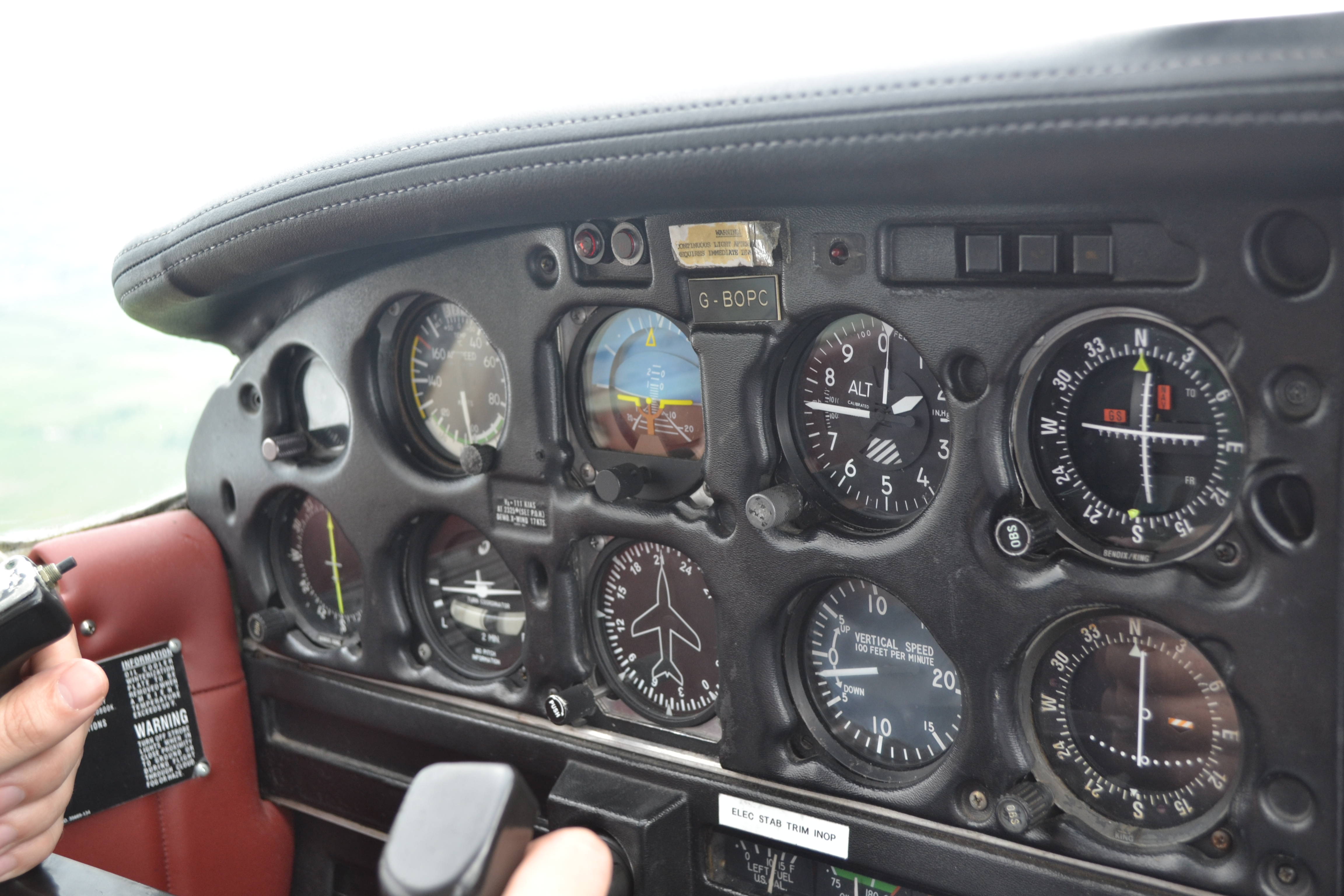 Cockpit instruments in the PA-28